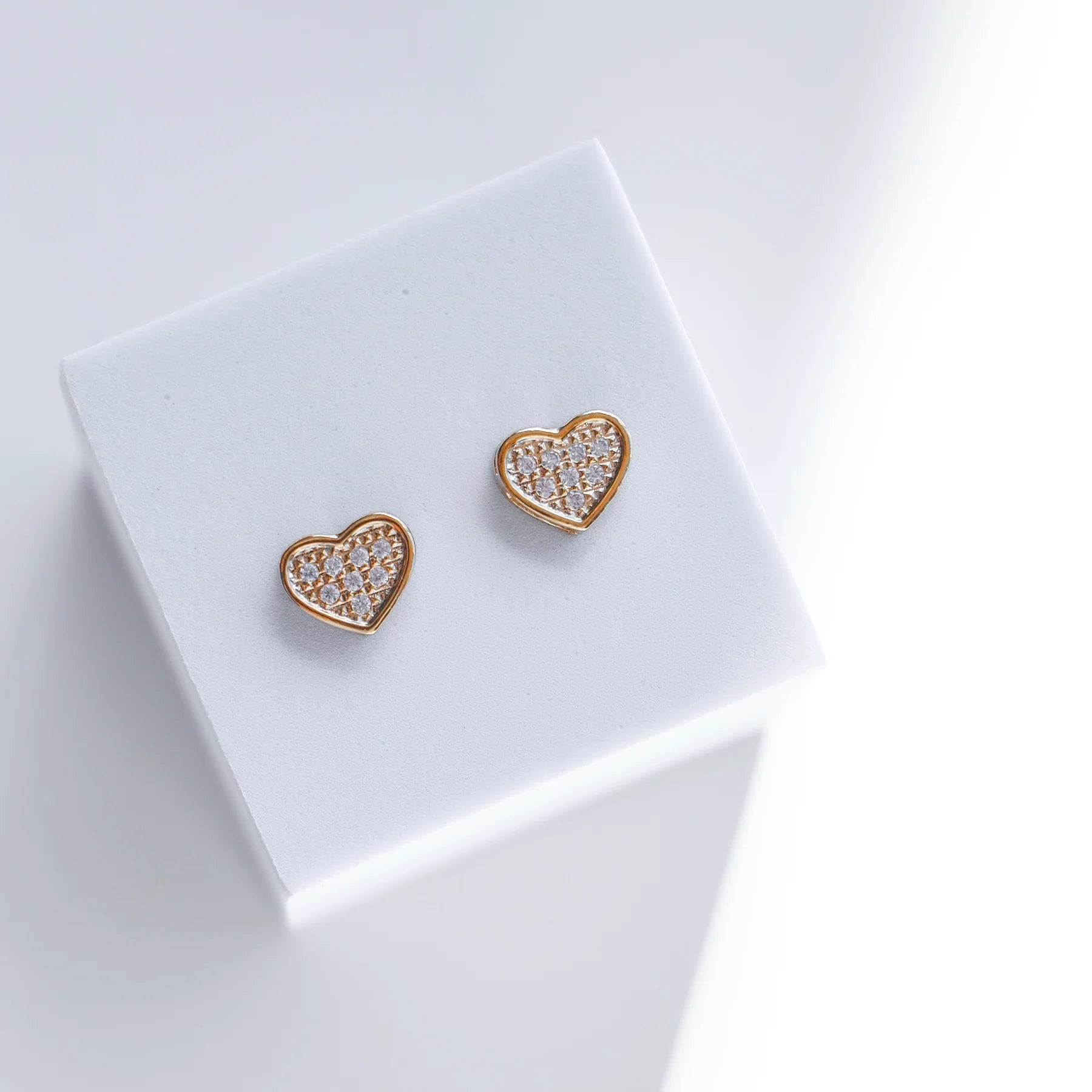 M16 HEART DIAMOND PAVE STUDS 219542
