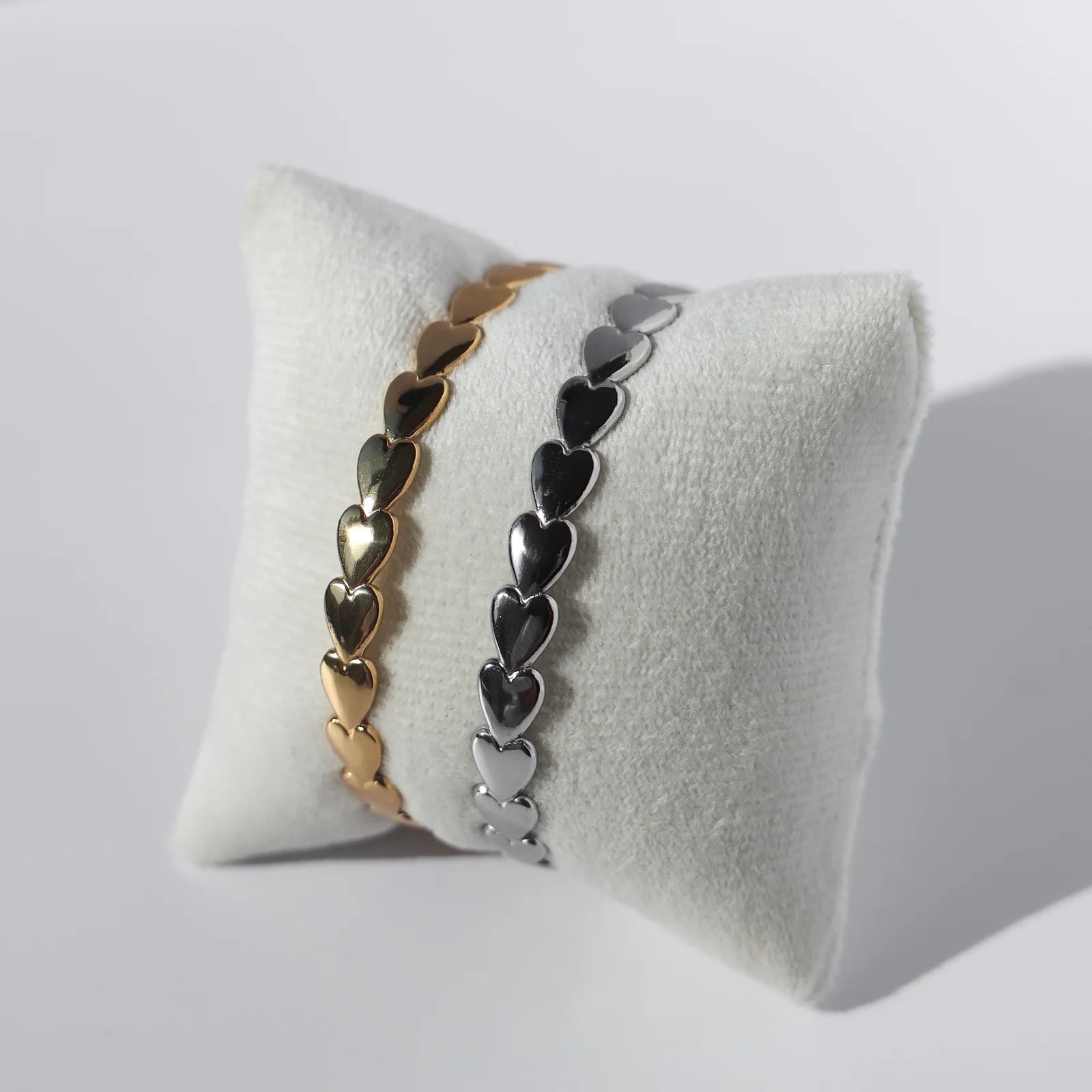 CORAZÓN CUFF BRACELET