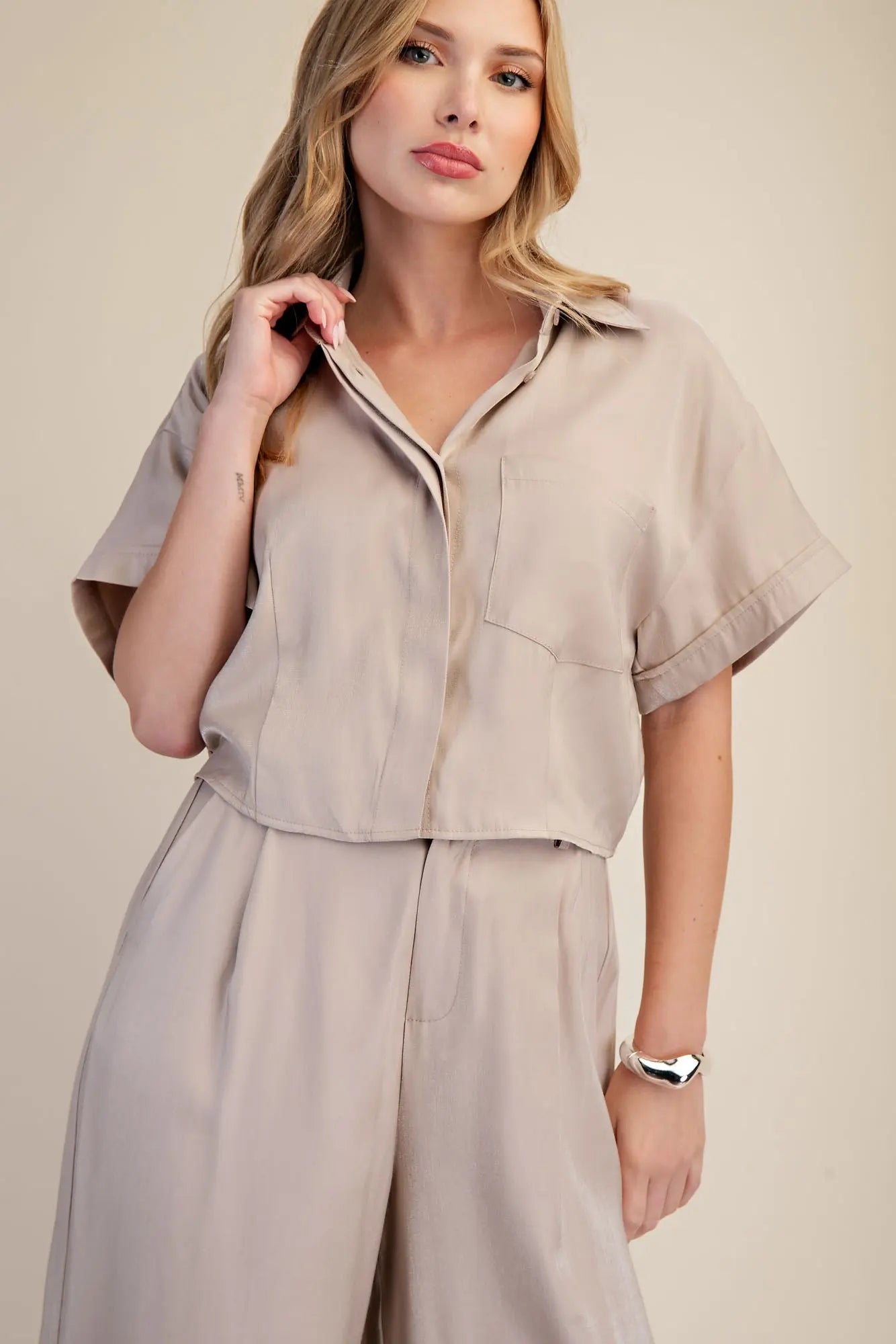 Glam Short-Sleeve Crop